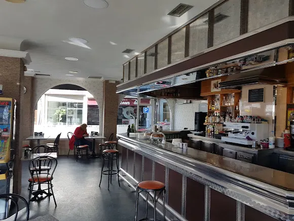 Cafetería poker