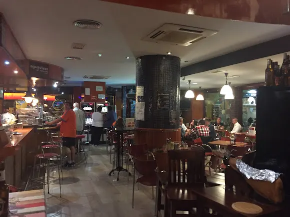 CAFÉ CERVECERÍA Agua Viva II.