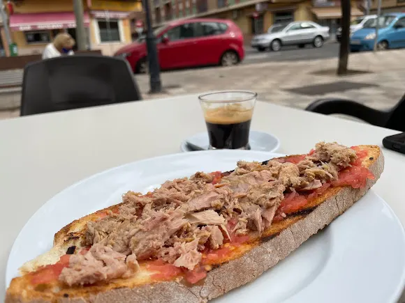 Café Minervo Bar.