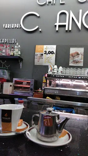 CAFETERÍA CALLE ANCHA.