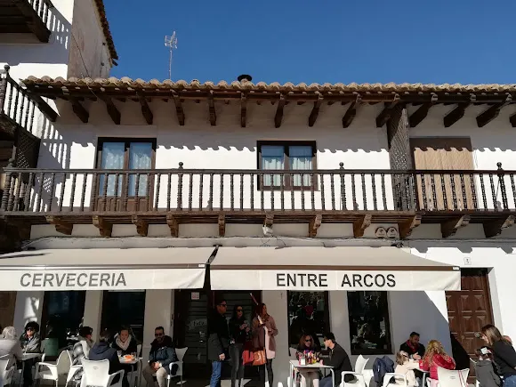 CERVECERÍA CAFETERÍA ENTRE ARCOS
