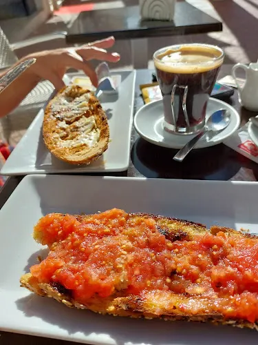 Yummy Cafeteria