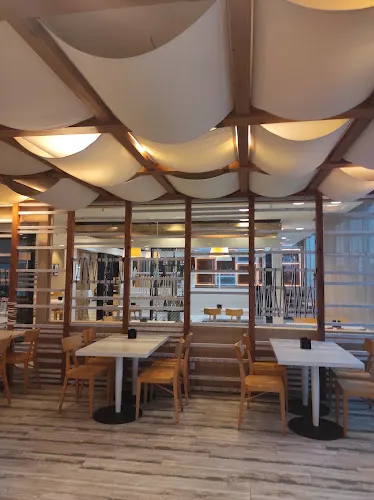 Cafetería Sala El Corte Inglés.