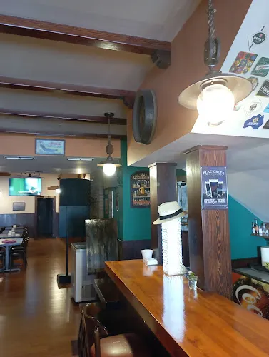 Cafetería y Bar: La Cueva - Abrucena