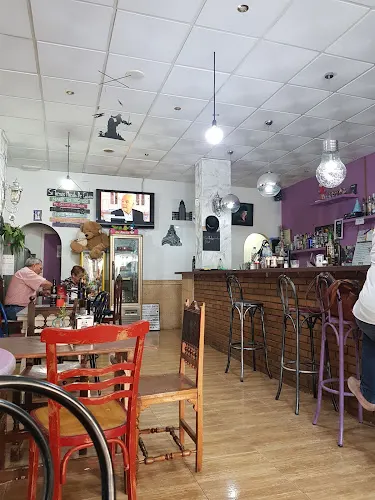 Amelie Café And Cakes