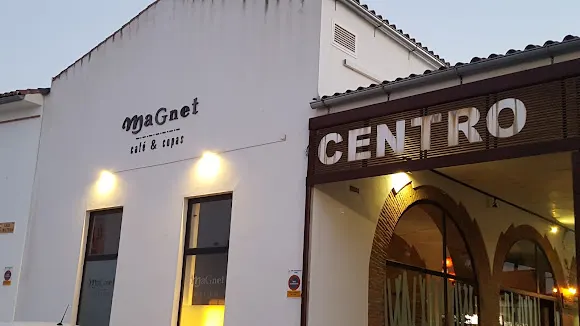 Magnet Bar Café&Copas