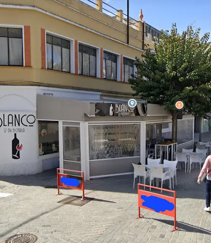 Blanco y en botella_Montijo