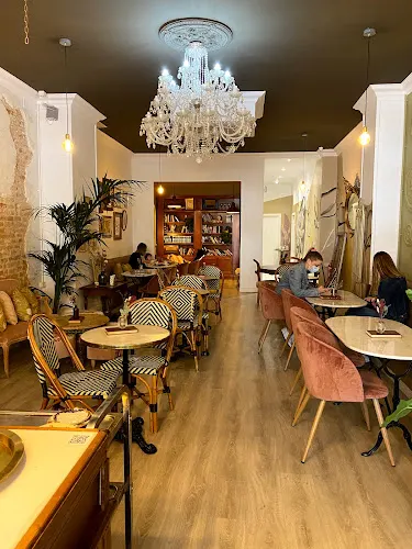 Camelia Art Café