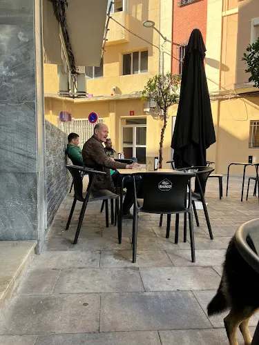 Cafetería pastelería dubai