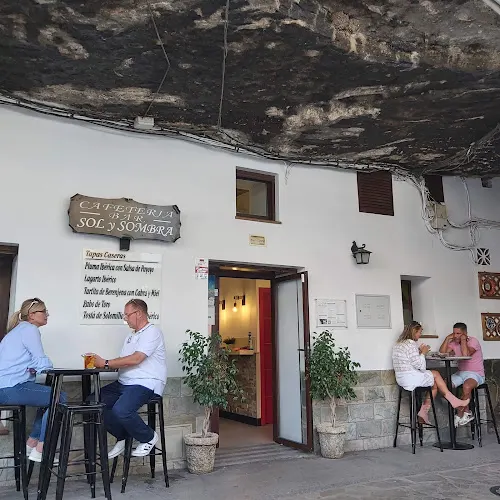 Cafeteria bar sol y sombra