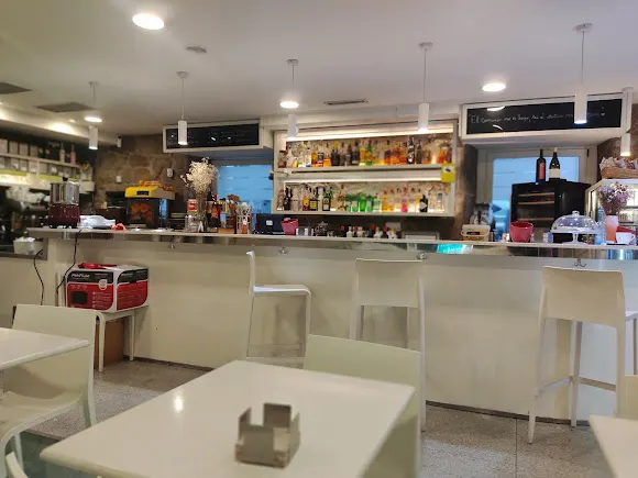 Muralla ~ Cafetería (Santiago de Compostela)