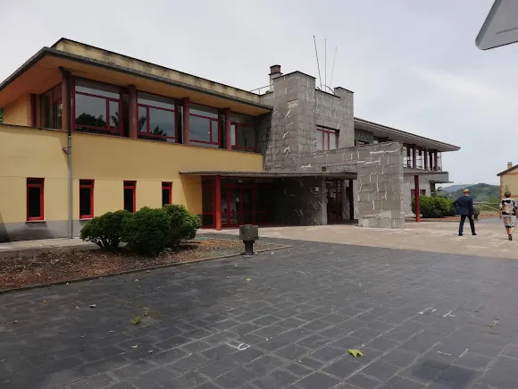 Centro Polivalente Carbayín Alto - Siero