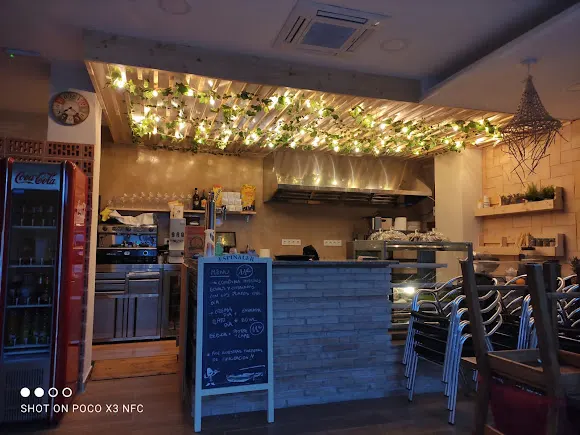 La Glotona Coffee & Bowls