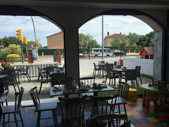 Ca l'Elvira - Cafetería en Santa Coloma de Gramenet