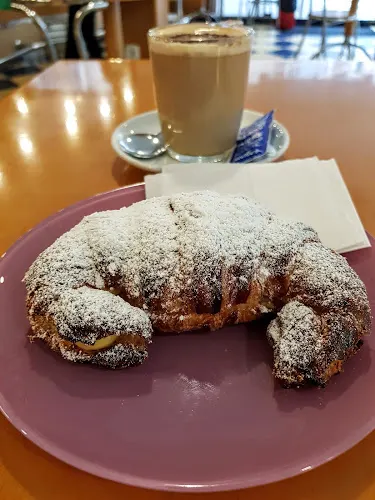 Granja lloveras - Cafetería en Premiá de Mar