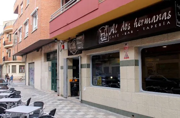 Al dos hermanas CAFÉ-BAR.