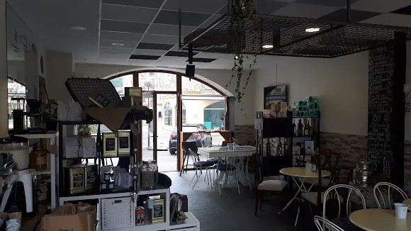 Kira Coffee - Santa Maria de Cayon