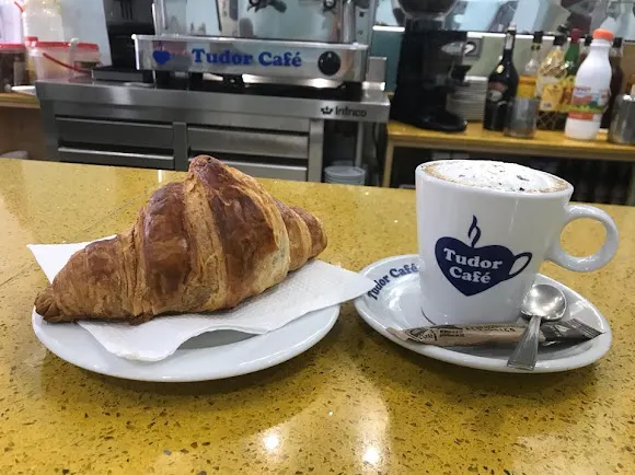 Café Bar Aroma