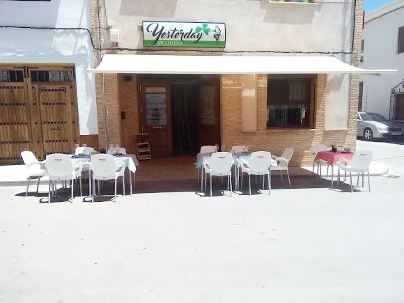 Bar cafetería Yesterday