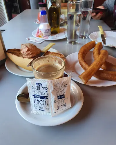 Cafetería Churrería Alcazaba