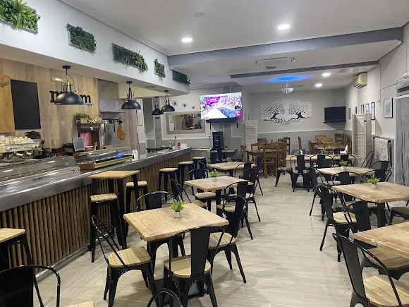 Café Bar m & m - San Lorenzo de la Parrilla