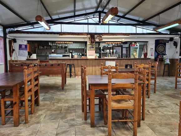 Bar “El Chiringuito” - Cafetería en Valdemoro-Sierra