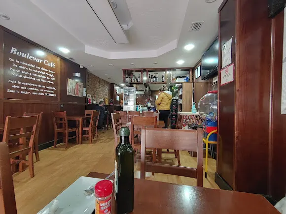 Cafeteria Boulevard - Cullar Vega