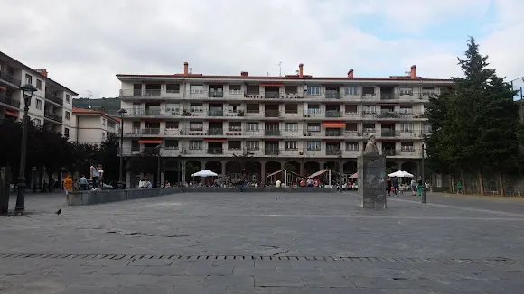 Bar Anaiak