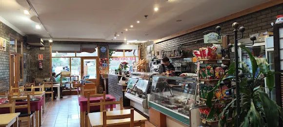 Casa Guardiola Forn De Llenya Pa I Coques - Aren