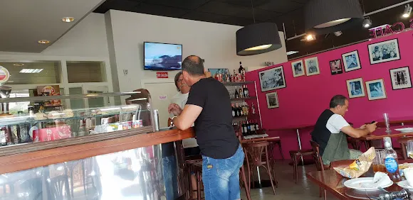 JM's CAFÉ