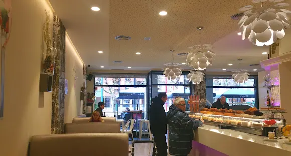 Aroma Casual Cafe