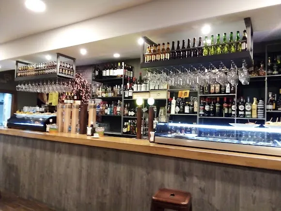 Bar Hugo's