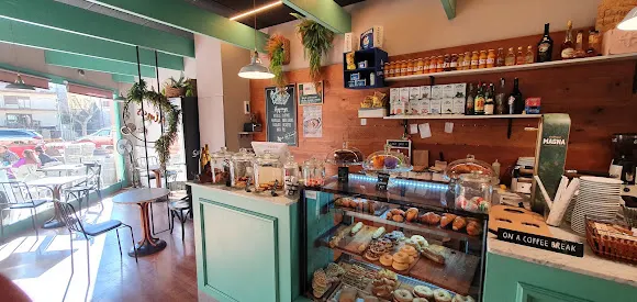Alma's Cafe - Sort