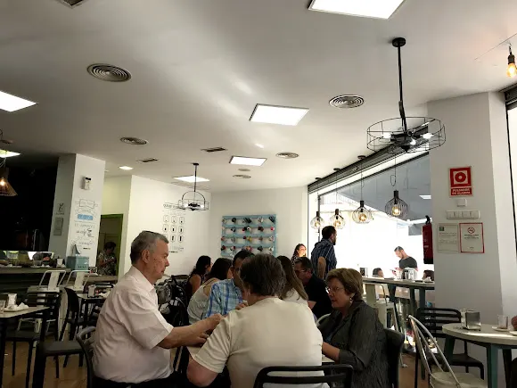 de la Mota Café