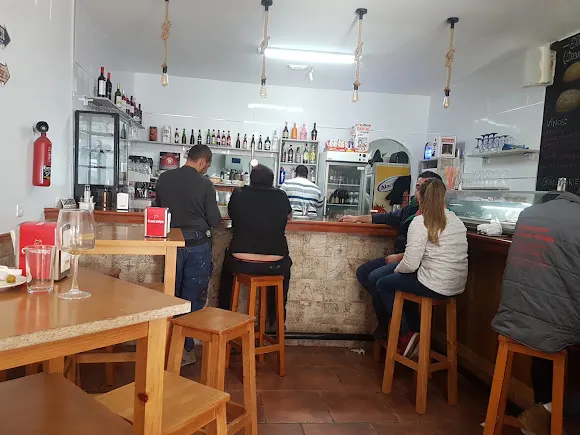 Cafe Bar La Cazuela - Cafetería en Periana