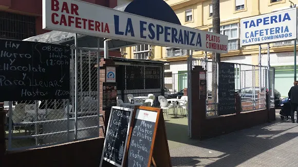 Bar Cafeteria La Esperanza Platos - Bar en Málaga