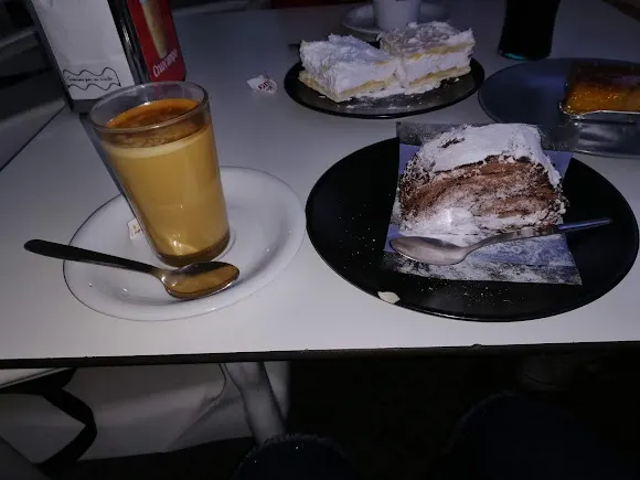 Bar Cafetería, El Cruce