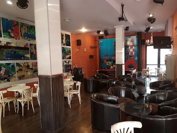 Cafe bar tintin