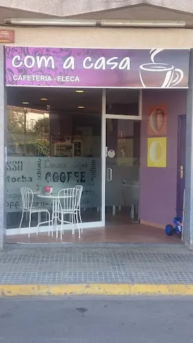 COM A CASA