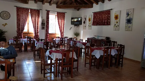 Cafetería Restaurante El surtidor .