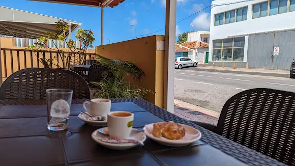Cafetería Panaderia Los Naranjeros
