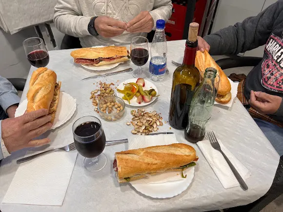Bar Polideportiu El Genovés - Genoves