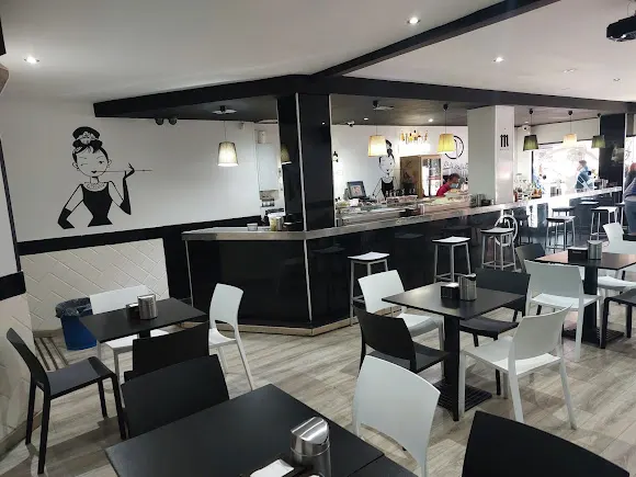 Doble V Café & Copas