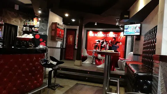 R & B