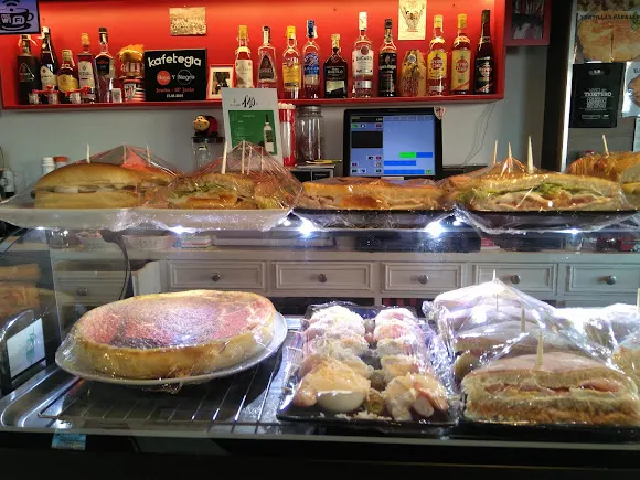 Cafetería Rojo y Negro